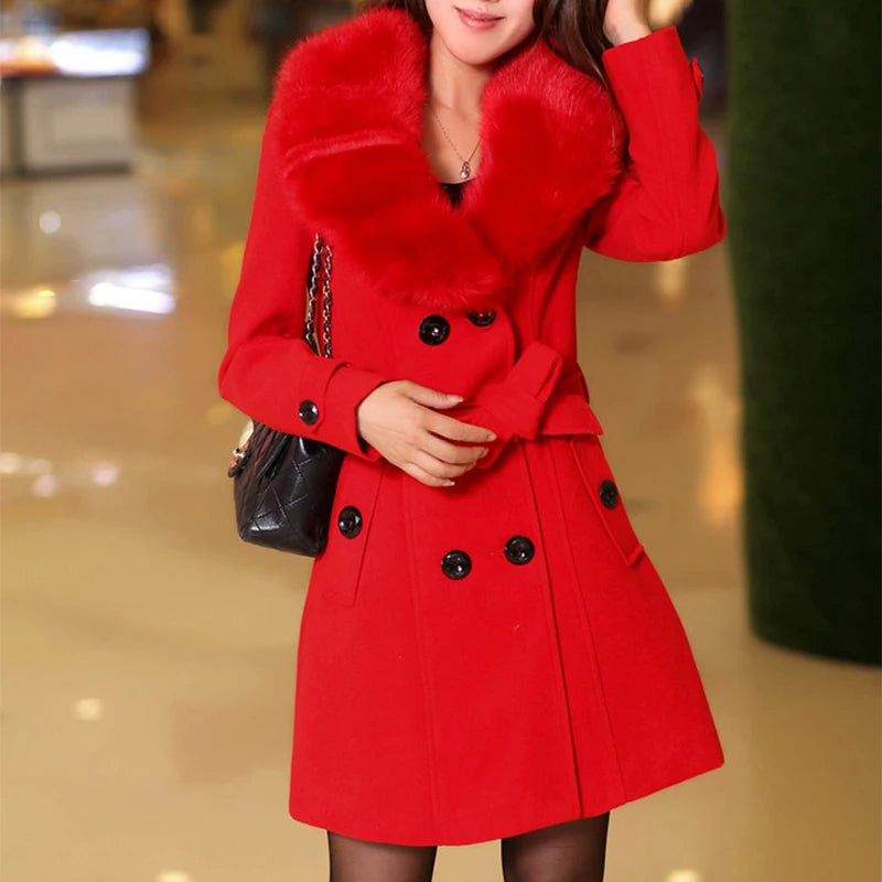 Women's winter coat with buttons and pockets