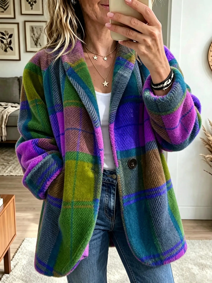 Women's coat with pockets and buttons, plaid pattern, long sleeves