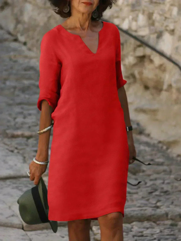 Lola - Casual V-Neck Dress