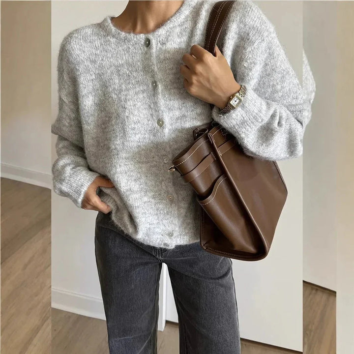 Women's crew-neck cardigan with long sleeves and buttons