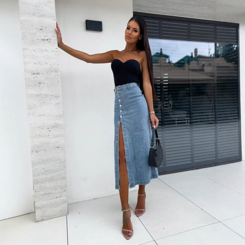 Chiara | Fashionable, figure-hugging denim skirt