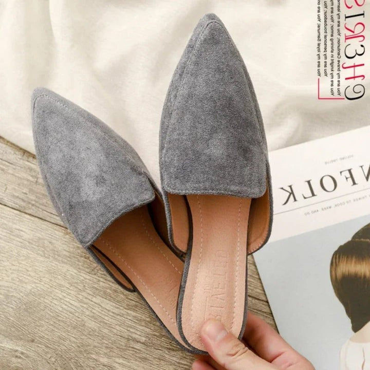 Women's mules with an elegant design