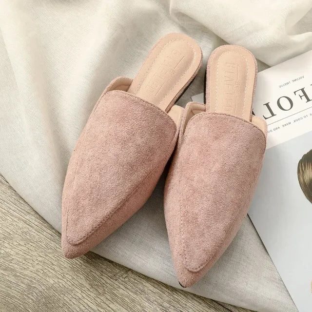 Women's mules with an elegant design