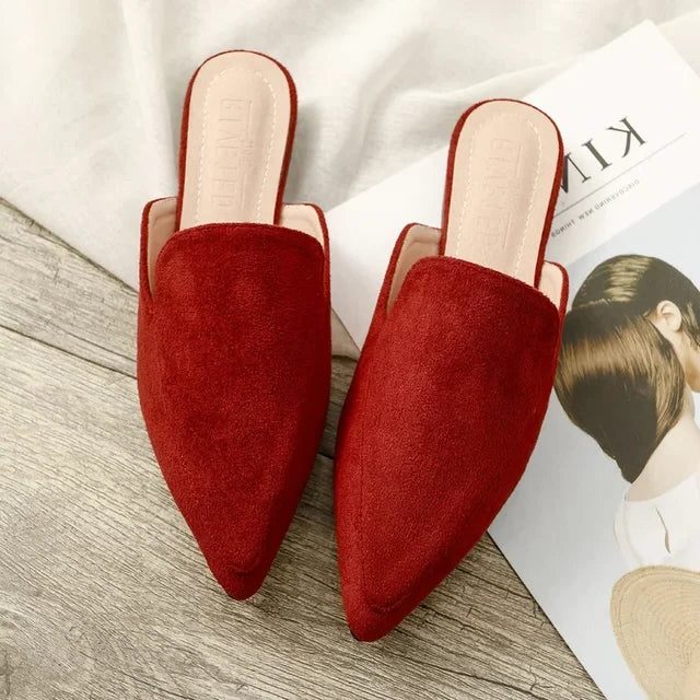 Women's mules with an elegant design