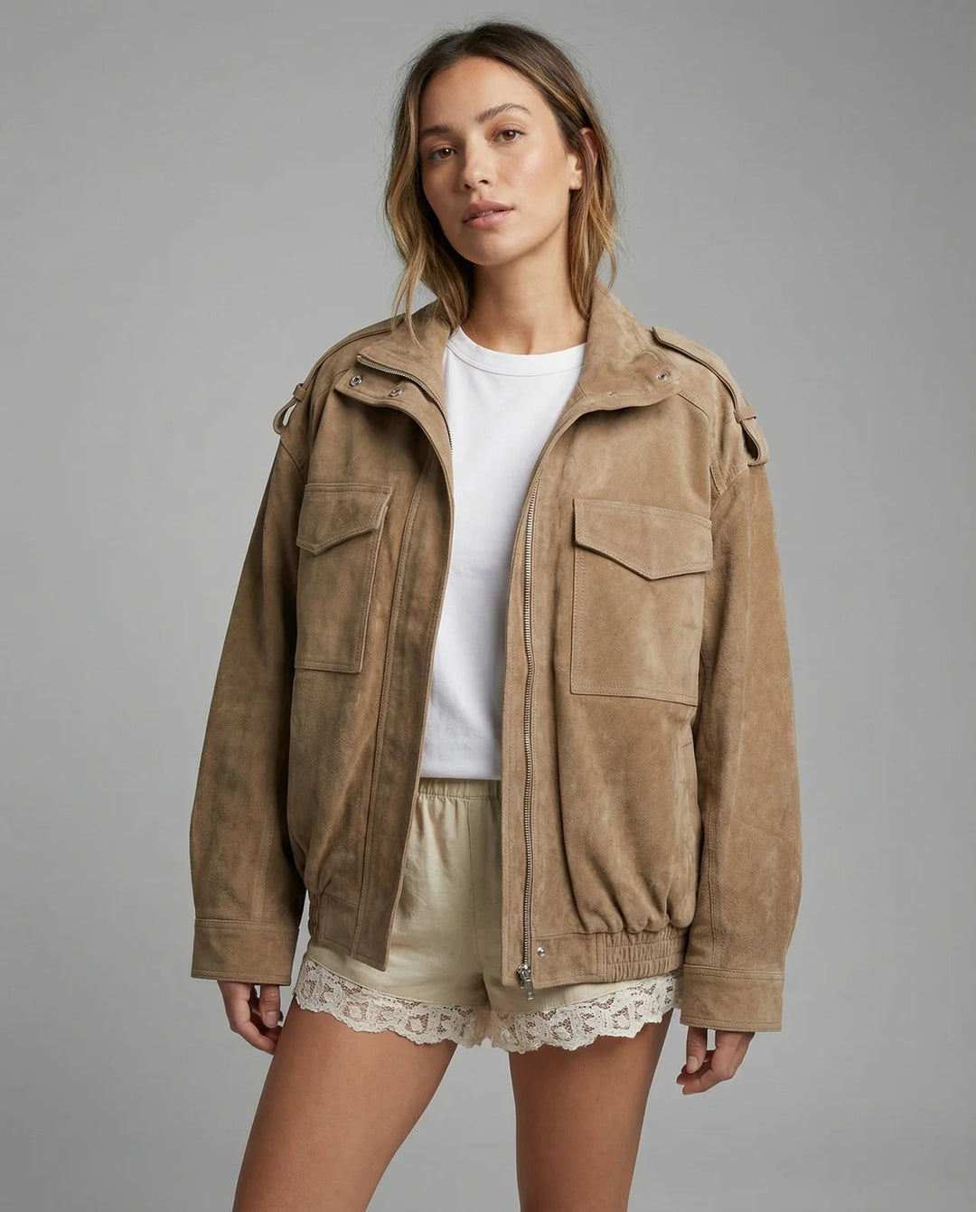 Women’s bomber jacket with long sleeves and pockets